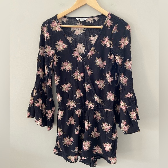 American Eagle Black with Pink Floral Print Summer Pocket Flare Sleeve Romper - Picture 2 of 6